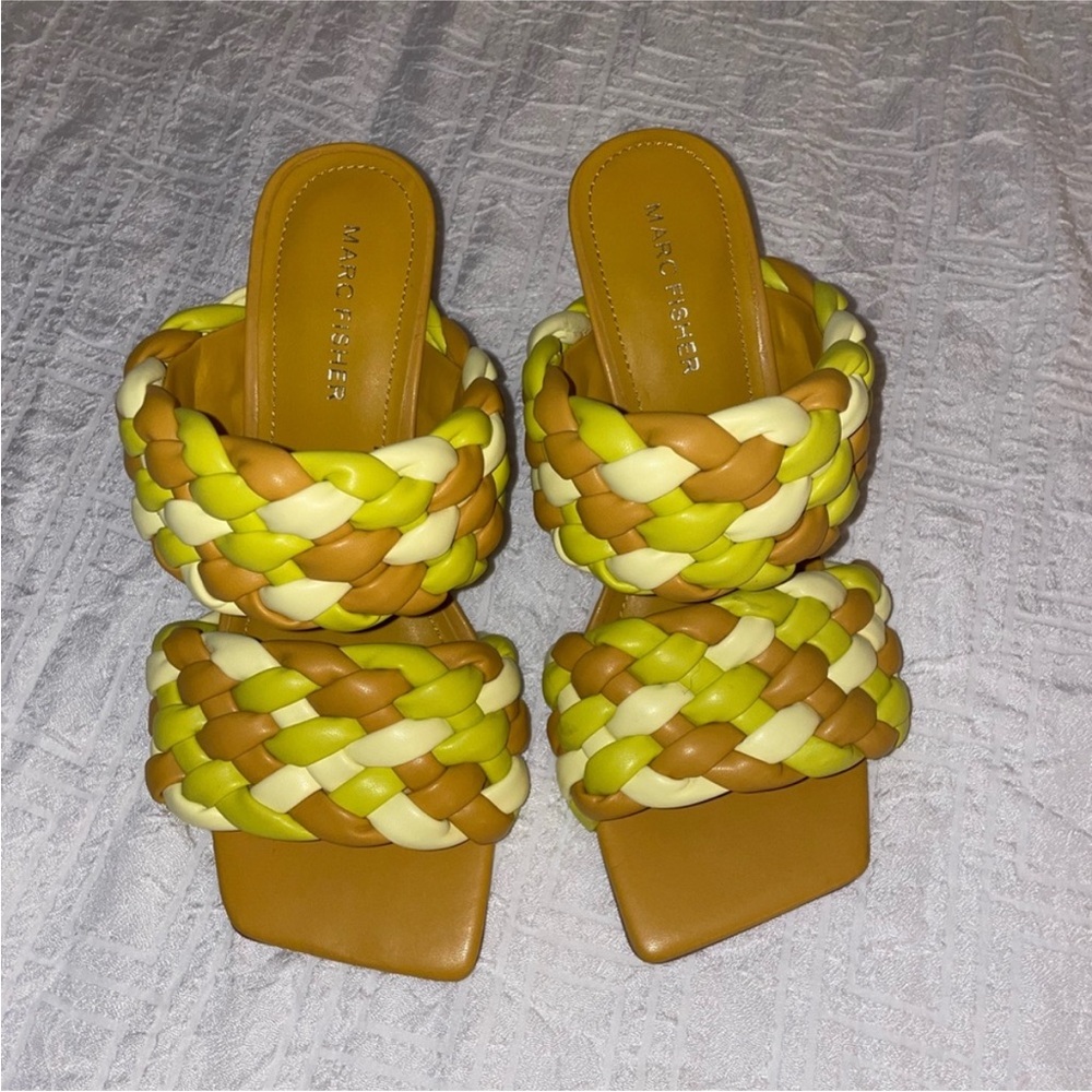 NWT Marc Fisher Toree Yellow Puff Woven Square Toe Heeled Sandals 6.5 - Picture 4 of 9